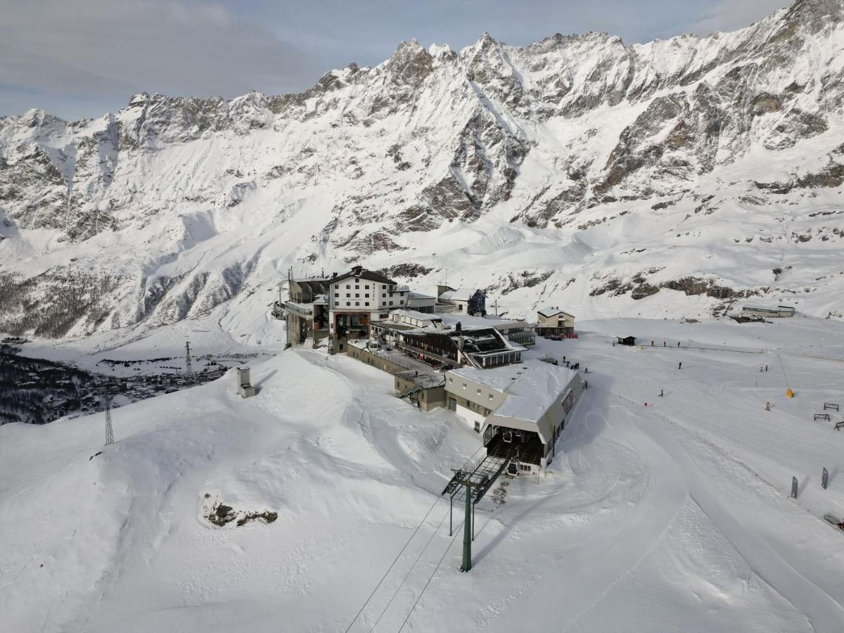 Hotel Lo Stambecco Breuil-Cervinia Exterior photo