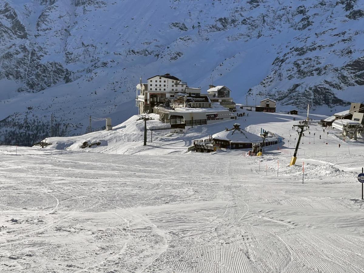 Hotel Lo Stambecco Breuil-Cervinia Exterior photo