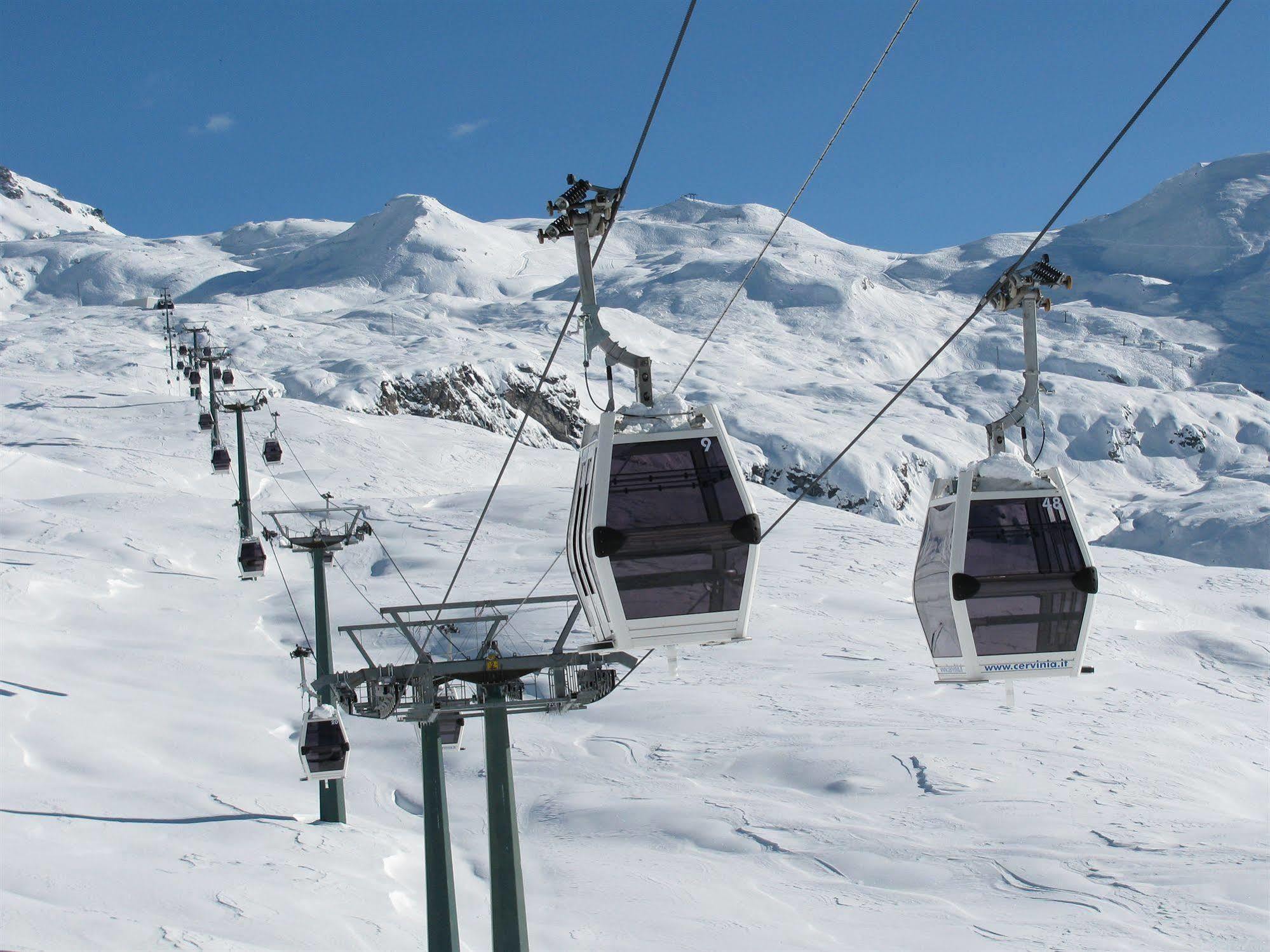 Hotel Lo Stambecco Breuil-Cervinia Exterior photo