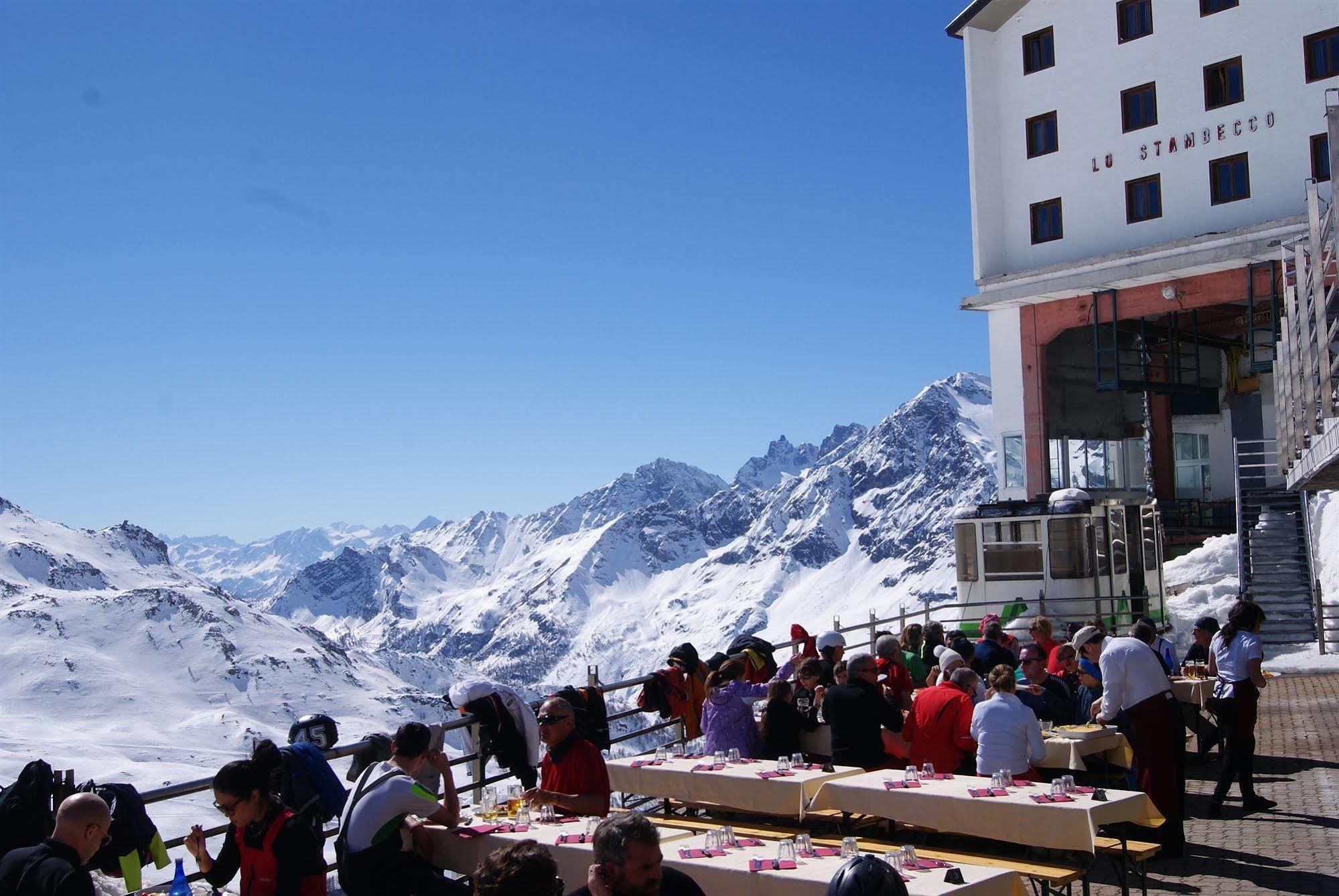 Hotel Lo Stambecco Breuil-Cervinia Exterior photo