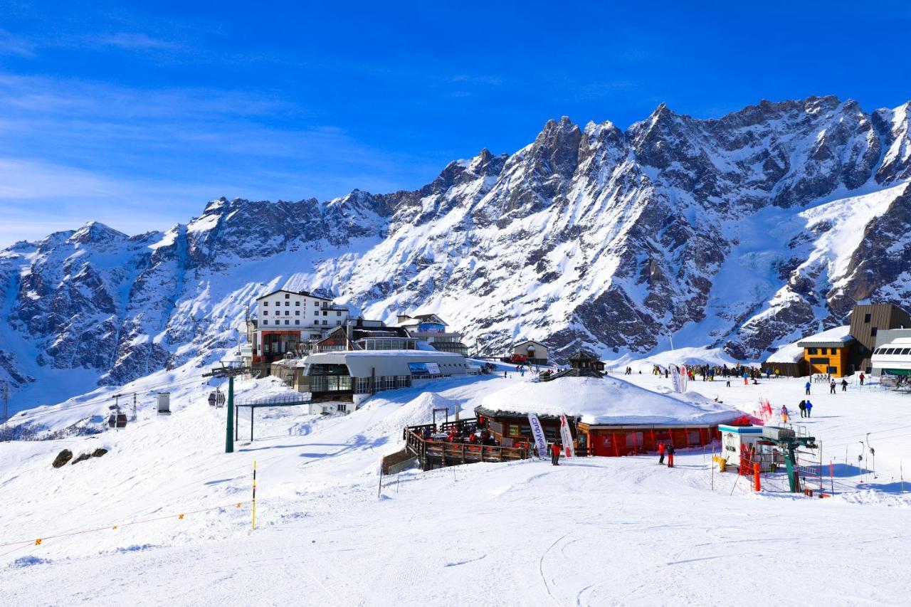 Hotel Lo Stambecco Breuil-Cervinia Exterior photo